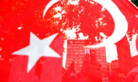 В Турция забраниха религиозните погребения на метежниците - 1
