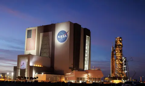 НАСА отложи за 2028 година пращането на хора на Луната - 1