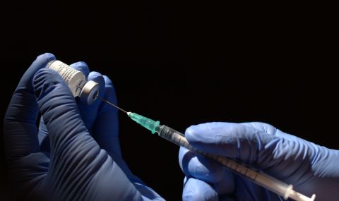 Великобритания одобри ваксината на "Пфайзер" за деца между 12 и 15 години - 1