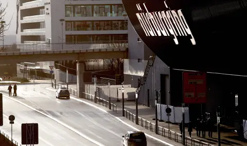 Driver dies, six injured in Nurburgring race crash - 1