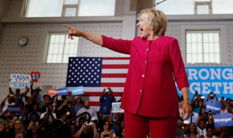 Държавният департамент разглежда 15 000 имейла на Клинтън - 1