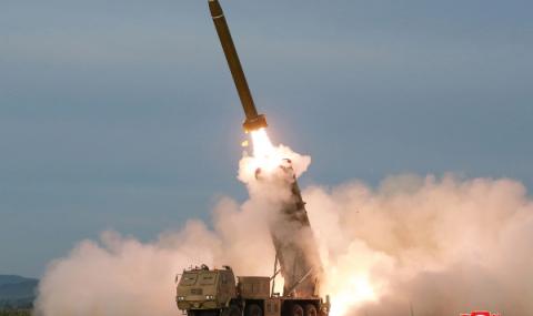Северна Корея изстреля две ракети - 1