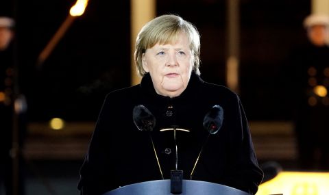 Меркел в последното си обръщение: Отнасяйте се към този коварен вирус много сериозно - 1