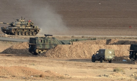 Турция атакува бойци, подкрепяни от САЩ - 1