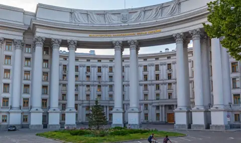 Key administrative buildings in Kiev damaged  - 1