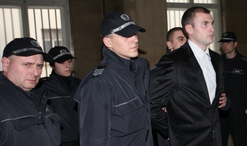 Съдът остави в ареста атентатора на Сокола - 1