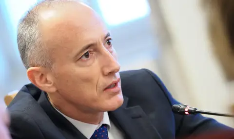 Вълчев: Екраните ерозират мотивацията на учениците за математика и природни науки