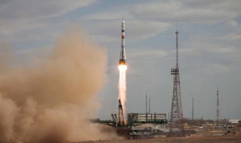 Русия първа извежда космически турист - 1