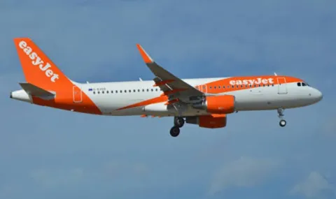 Самолет на EasyJet подаде сигнал за бедствие над Нидерландия