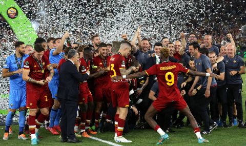 Сбиха ли се футболистите на Рома след триумфа с титлата в Купата на конференциите? - 1