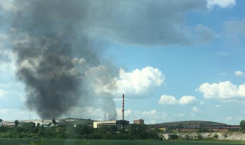 Стотици се вдигнаха срещу горящото депо за отпадъци в Шишманци - 1