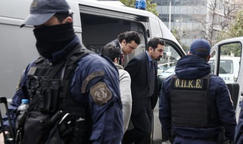 В Гърция: Спипаха полицаи и албанци в наркосхема - 1