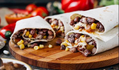 Рецепта за вечеря: Мексиканско бурито с черен боб, царевица и месо - 1