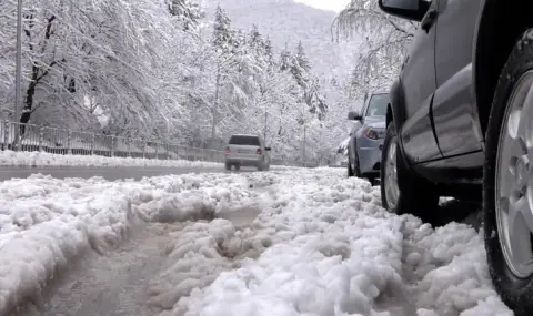 Ограничиха движението на камиони с ремаркета и полуремаркета през проходите "Превала" и "Рожен"