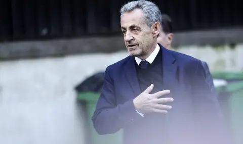 Sarkozy files for release - immediately after entering prison  - 1