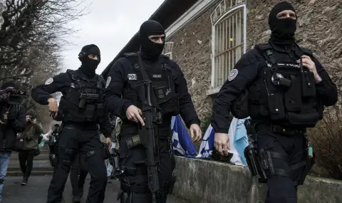 Арестуваха рускоговорящ мъж с експлозиви близо до летището в Париж - 1