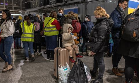 "Майка с дете съм. От Одеса": украински бежанци вече и в България - 1
