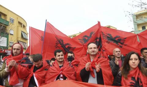 Албанците скочиха срещу Гърция - 1