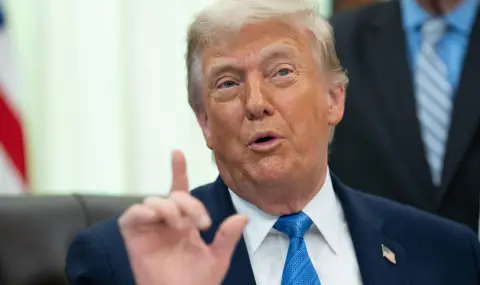 Trump says 100 million barrels of oil have passed through the Strait of Hormuz thanks to a secret mission  - 1