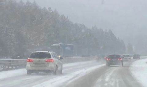 Шофьори: На АМ "Хемус" е истинска пързалка (ВИДЕО) - 1