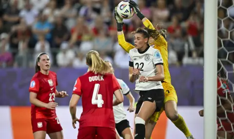 Germany and Sweden with victories at the European Women's Football Championship  - 1