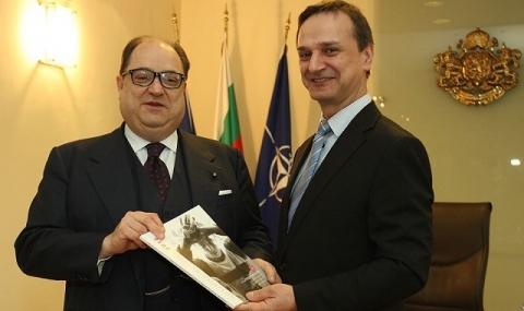 Министър Найденов се срещна с посланика на Малтийския орден - 1