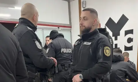 Карлос Контрера: Въпрос на време е МВР да застрелят някой български гражданин, докато си пие кафето...