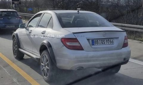 Mercedes тества странна повдигната C-Klasse  - 1