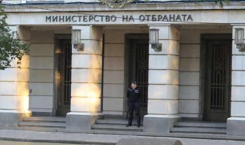 Постоянен арест за петимата военнослужещи, задържани за шпионаж в полза на Русия - 1