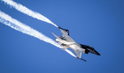 САЩ обмислят как да доставят изтребители F-16 на Украйна - 1