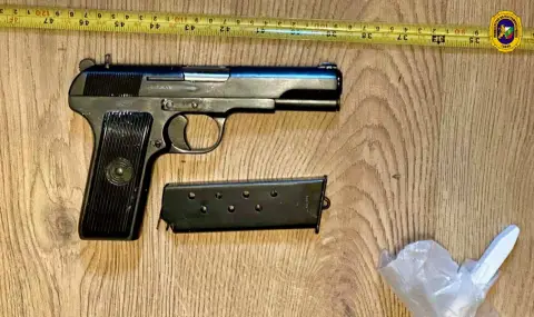 Незаконен арсенал от оръжия, боеприпаси и взривове е открит в Пернишко