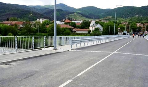 Пуснаха новия мост над р. Струма на пътя Симитли - Разлог - 1