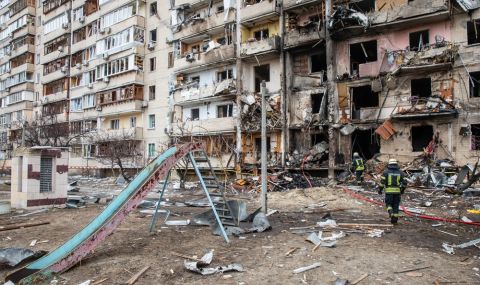 При руски обстрел са ранени най-малко 12 души, а трима са загинали, съобщи Украйна - 1