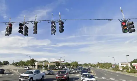 Светофарите в САЩ получиха допълнителна синя светлина. Каква е нейната функция? - 1