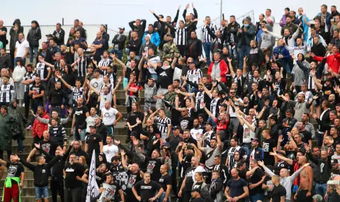 Локомотив Пловдив във вихъра на фенското недоволство: Привържениците настояват за незабавна промяна - 1