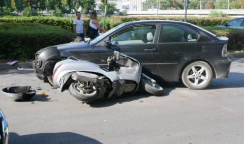 Мотоциклет и BMW се сблъскаха в Пловдив - 1