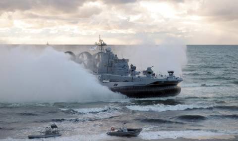 Русия демонстрира бойна мощ в Балтийско море (ВИДЕО) - 1