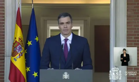 Испанският премиер ще остане на поста си