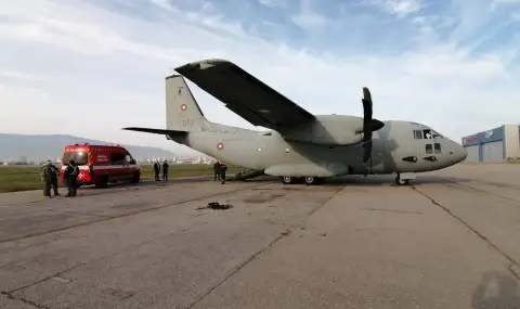 Военен самолет транспортира болно дете до Германия - 1