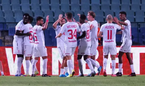 Цветомир Найденов поиска "3 кила ойро" от Левски за звезда на "червените" - 1