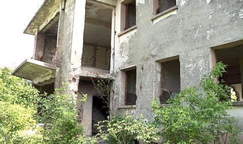 Родители намериха детето си пребито и захвърлено в изоставена сграда - 1