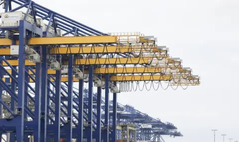 Тръмп избра да праща писма, вместо да преговаря за митата - 1