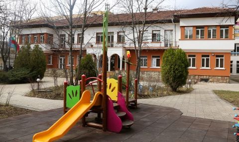 Притеснително: Има недостиг на медсестри и възпитатели в градините и яслите в София  - 1