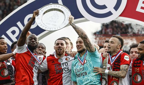 Фейенорд триумфира като шампион на Нидерландия по футбол - 1
