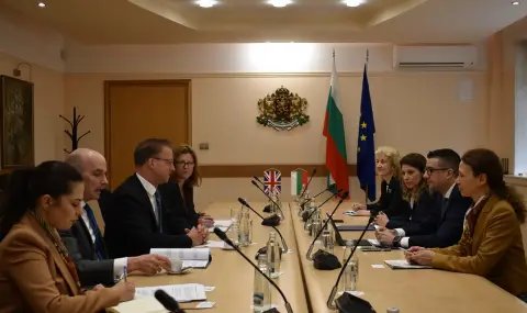 Дилов обсъди задълбочаване на икономическото сътрудничеството с британския комисар по търговията за Европа Крис Бартън - 1