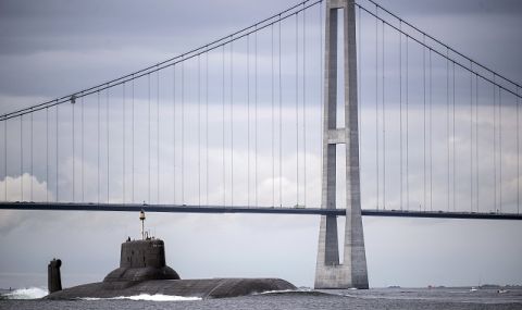Кой лъже? Руска атомна подводница от класа на "Курск", с отказал двигател в Балтийско море, Москва пак отрича - 1