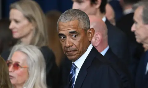 Obama Believes in Aliens  - 1