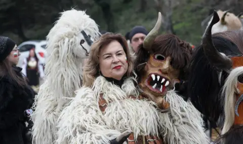 Над 13 000 участници в тазгодишното издание на „Сурва 2026“ (ВИДЕО+СНИМКИ) - 1