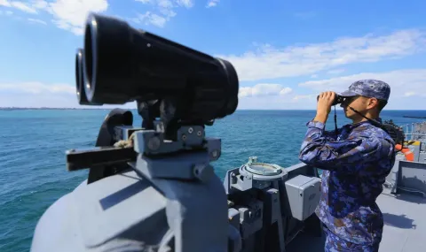 Конвои могат да пазят търговските кораби в Черно море - 1