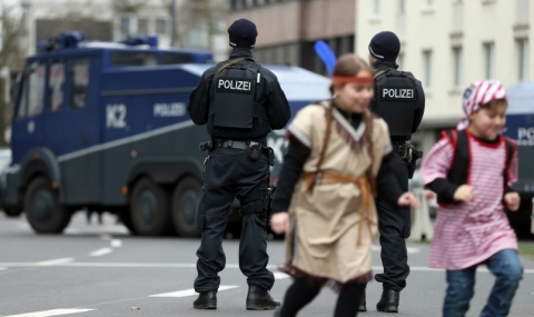 Над 3500 нападения срещу бежанци в Германия - 1